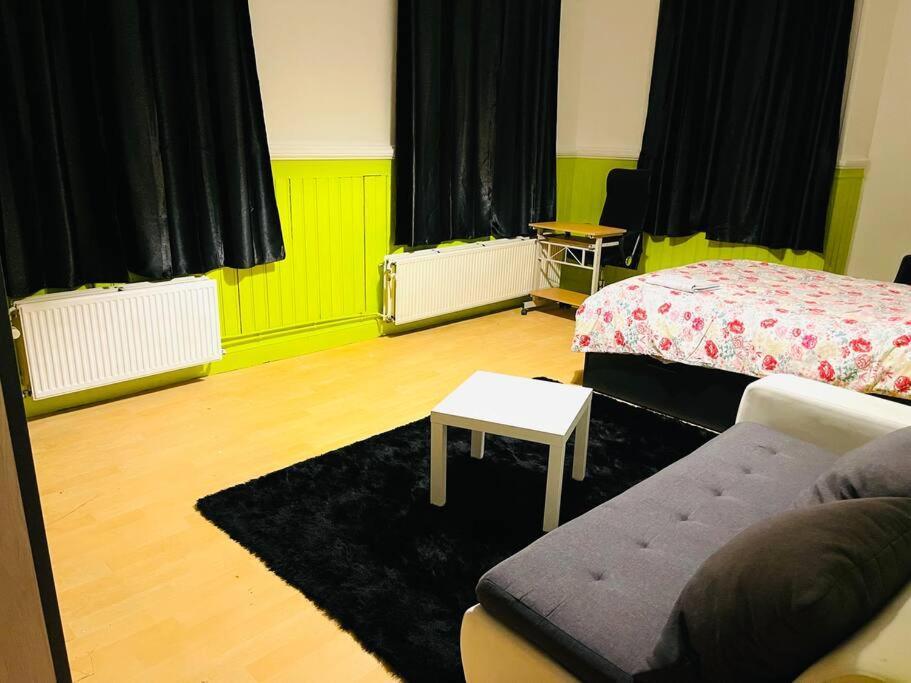 Chambre, Appartement de location courte et longue durée Lieja Exterior foto